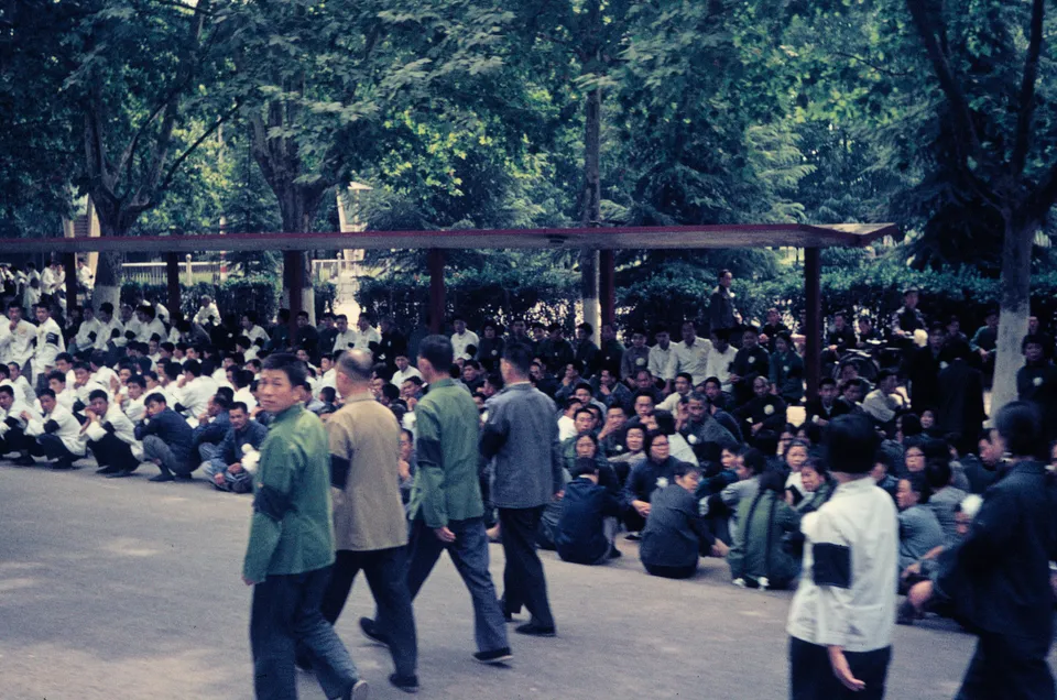 Workers of state-owned enterprises gathered for a mourning rally a few days after Mao’s death — photograph by Karl-Heinz Wellmann, September 1976