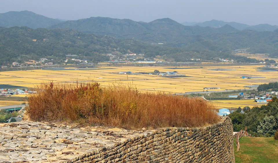 보은 삼년산성 — 관산성 전투에서 성왕을 죽인 도도가 속한 삼년산군의 신라 산성