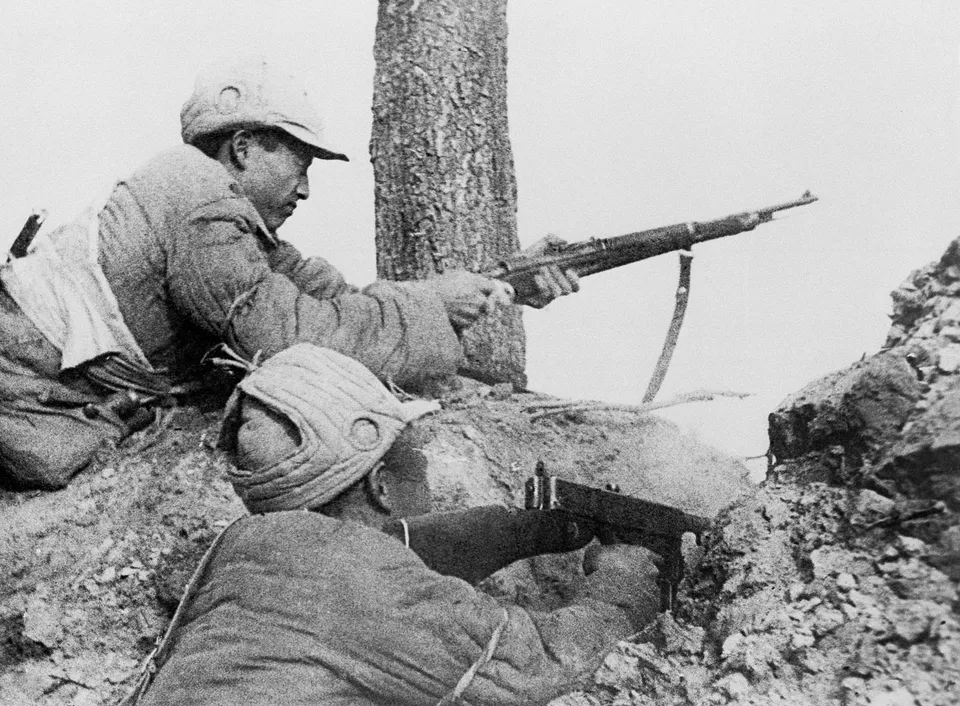 Nationalist infantry holding their positions in the Huaihai Campaign, late 1948