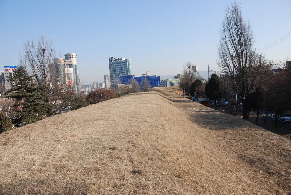 Pungnap Toseong, Seoul — earthen walls thought to be Wiryeseong, Baekje’s first capital
