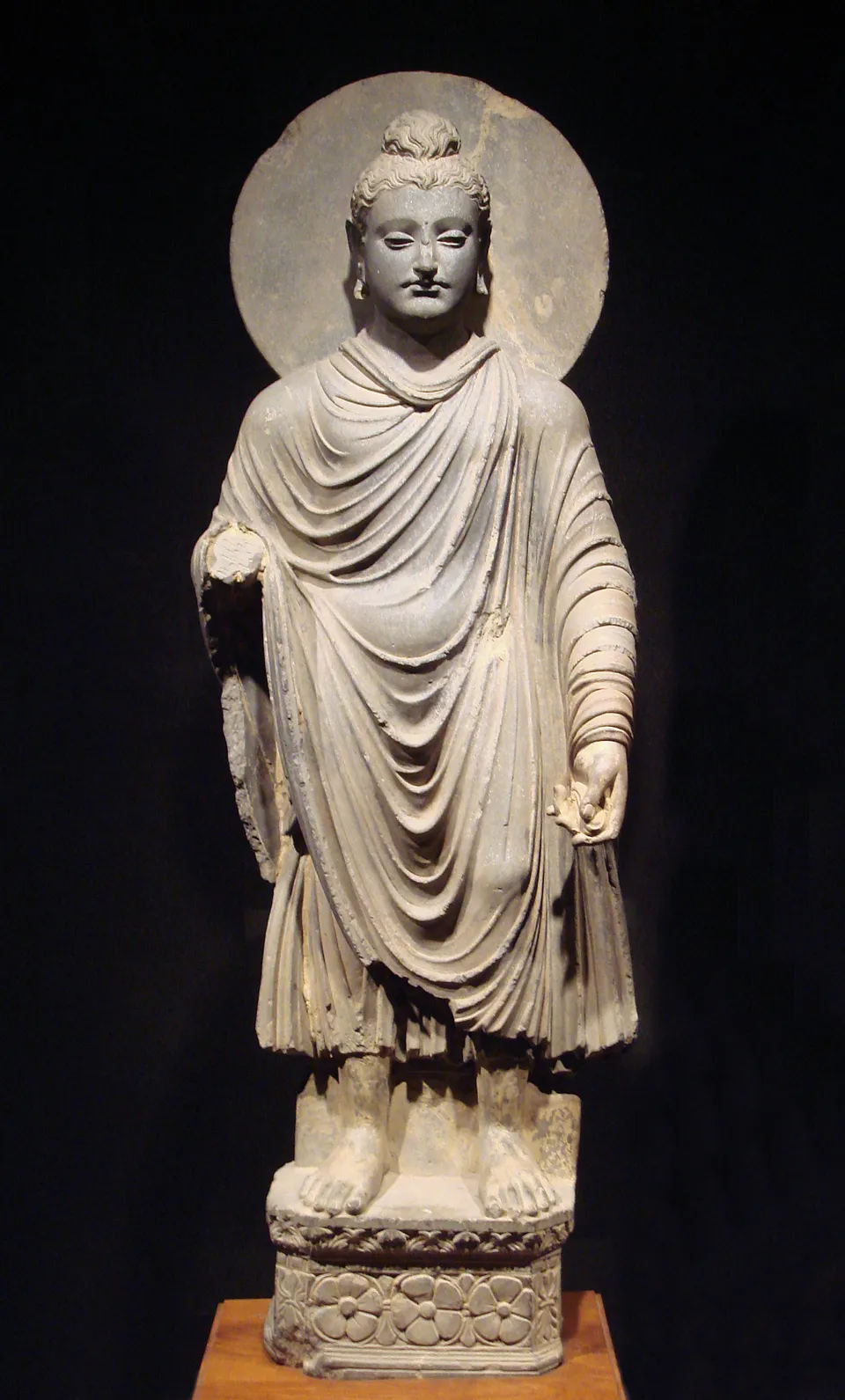 Gandharan Buddha, 2nd–3rd century — Tokyo National Museum
