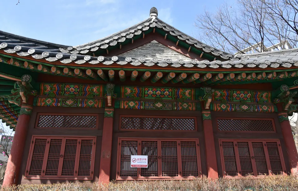 우정총국 — 정변이 시작된 개국 축하연 자리