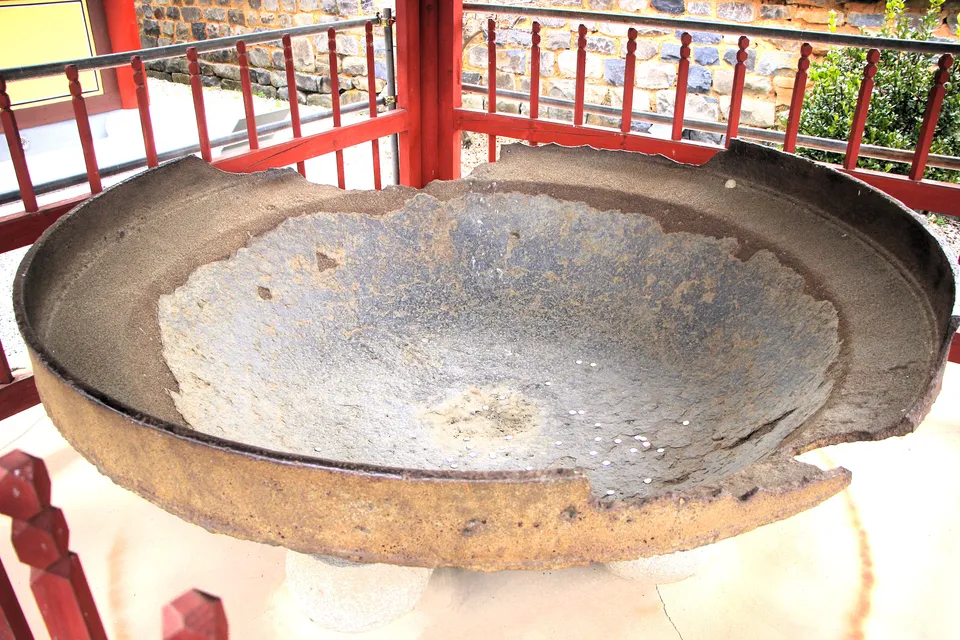 Great iron pot of Gaetaesa in Nonsan, the temple Wang Geon founded to mark the unification