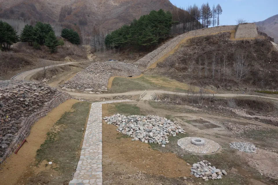 환도산성 성벽 — 244년 위의 관구검에게 함락된 산성, 지안