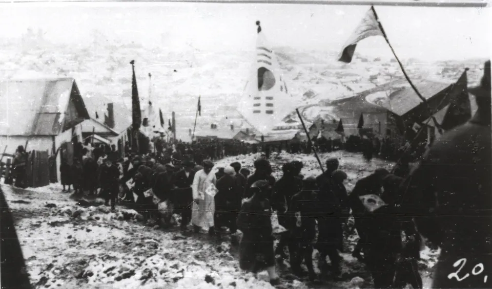 블라디보스토크 신한촌 — 권업회와 대한 광복군 정부의 근거지였던 한인 마을, 1920년