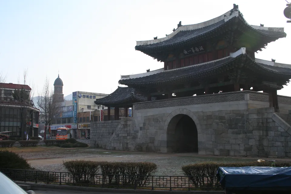 전주성 남문 풍남문 — 1894년 농민군이 점령한 전주성