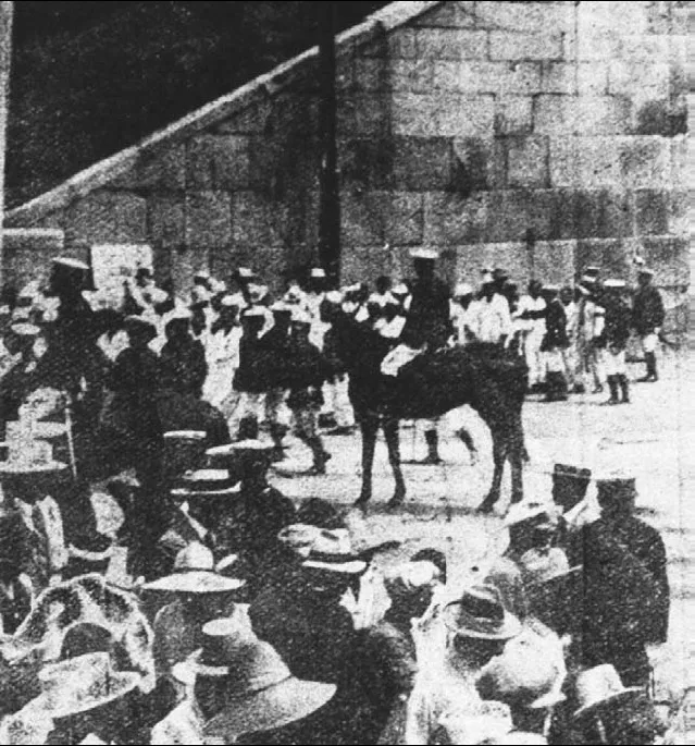 June Tenth Movement — Japanese police holding back crowds on Sunjong’s funeral day, 10 June 1926