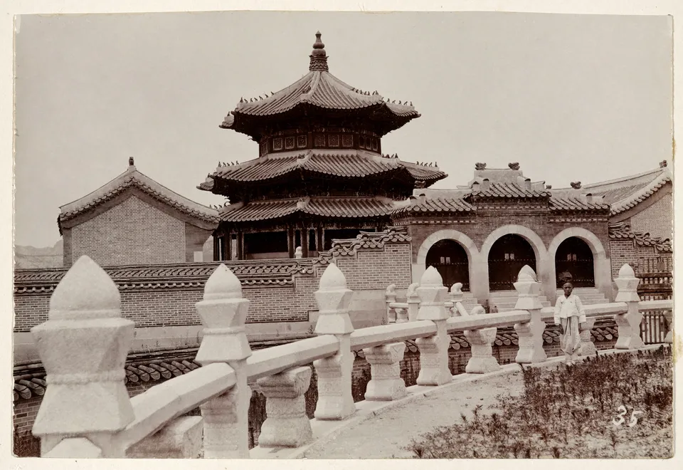 환구단 제단에서 바라본 황궁우 — 1906년 무렵