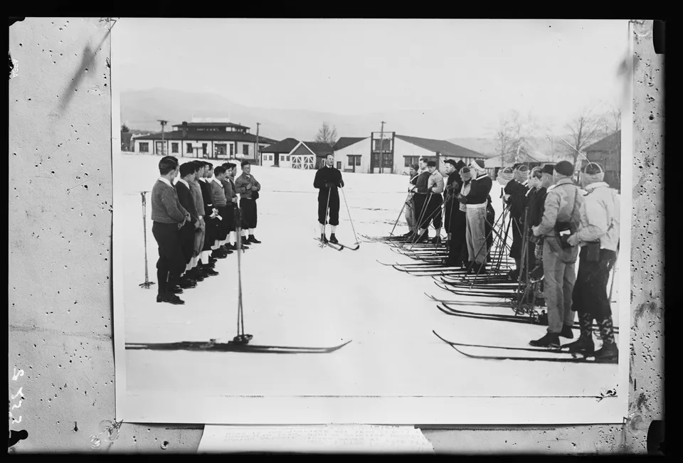 레이크플래시드 대회의 일본과 노르웨이 스키 선수단 — 1932년