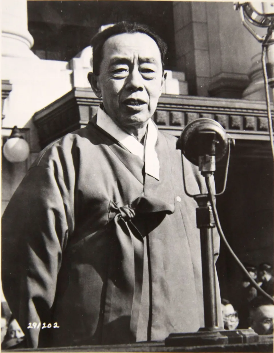 좌우 합작 위원회를 이끈 김규식 — 1947년, 과도 입법 의원 의장 시절
