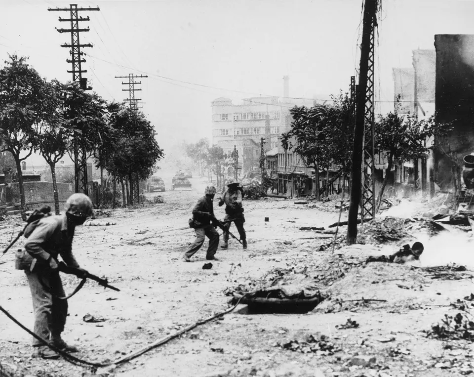 서울 시가전을 벌이는 미 해병대 — 1950년 9월