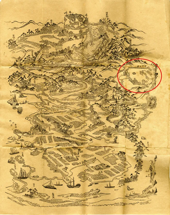 동쪽에서 본 슈리성 — 붉은 동그라미는 1876년부터 머문 일본군(구마모토 진대 오키나와 분견대)의 주둔지, 와타나베 시게쓰나 『류큐 만록』(1879)