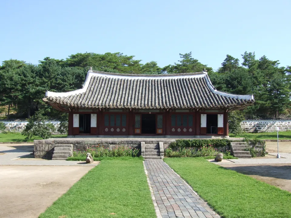 Koryo Songgyungwan in Kaesong, successor to the Gukjagam national academy founded by King Seongjong