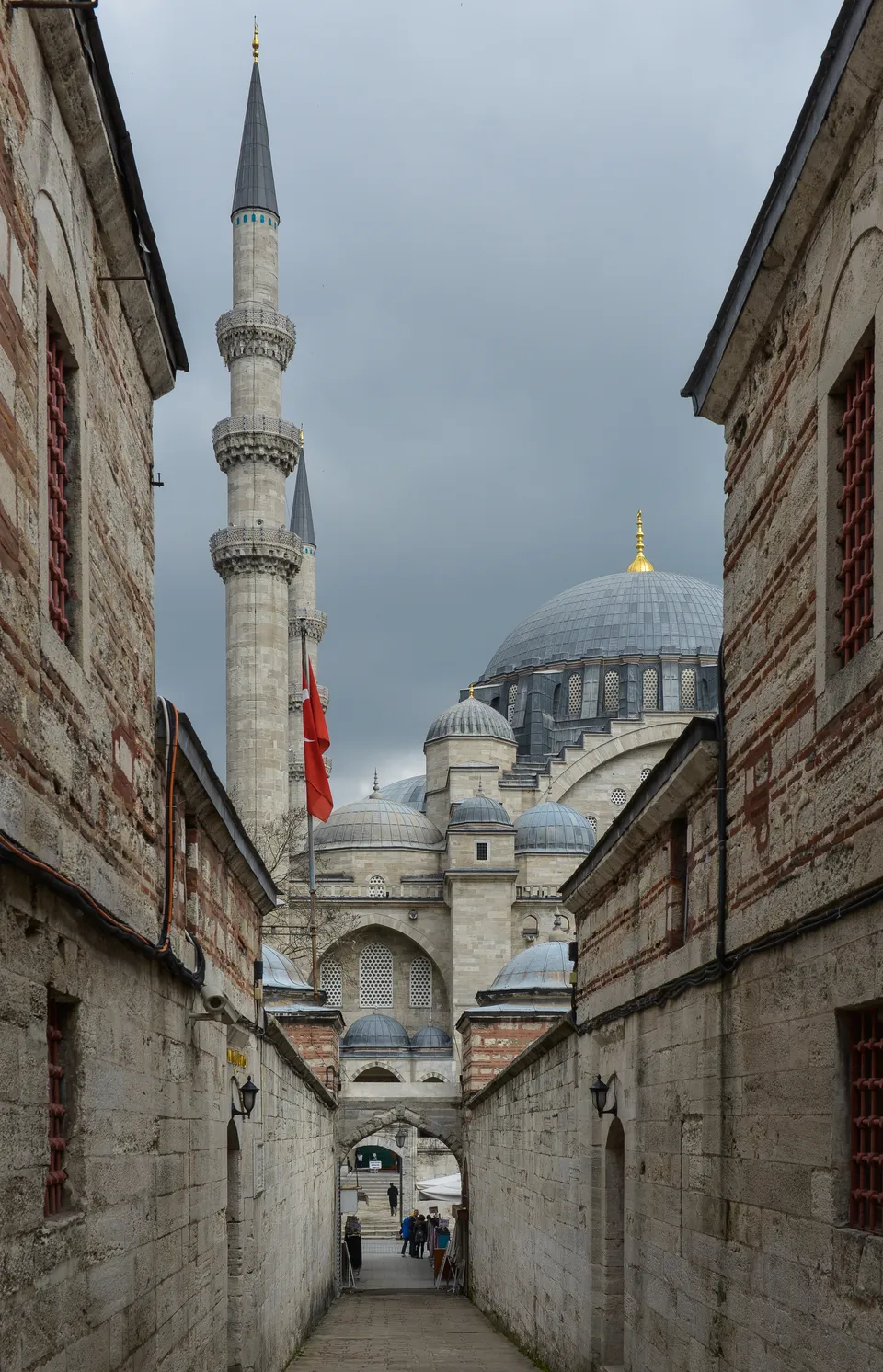The Süleymaniye Mosque in Istanbul, built in 1550–1557 by the architect Sinan for Suleiman I