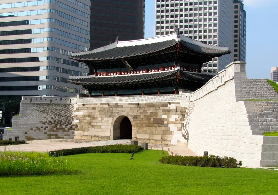 서울 숭례문 — 2013년 복구를 마친 모습