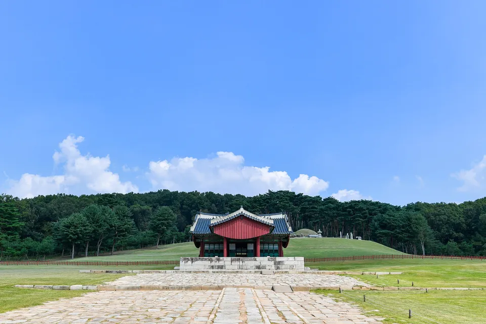 사도세자의 무덤 융릉 — 화성