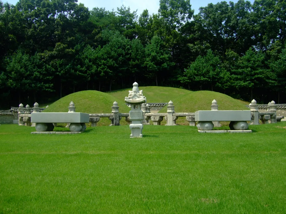 Wolleung, the tomb of King Yeongjo and Queen Jeongsun, Donggureung, Guri