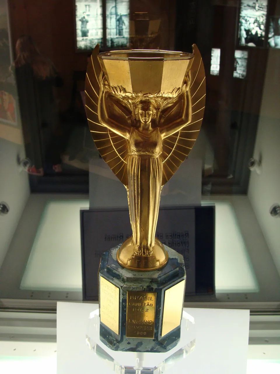 쥘 리메컵(복제품) — 아벨 라플뢰르가 만든 첫 월드컵 트로피, 영국 국립 축구 박물관